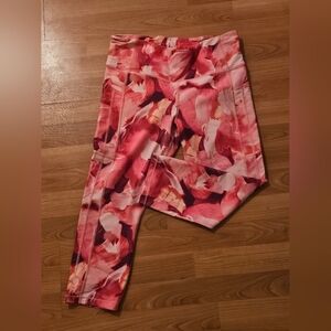 Floral Pink ATHLETA Ultimate Stash Capri Large